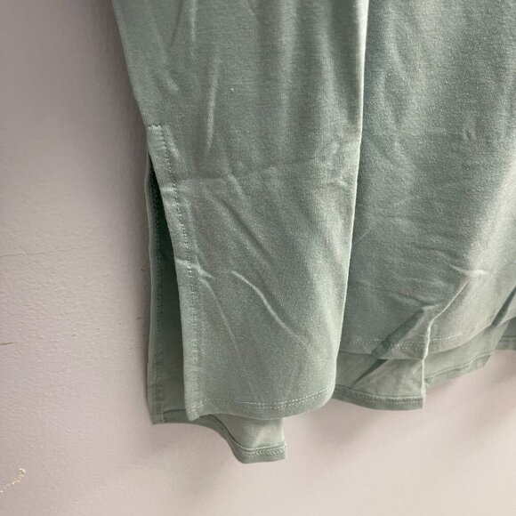 Zenana High Low Hem Short Sleeve V-Neck Top - Sage Green - Size L - NWT - Picture 3 of 5